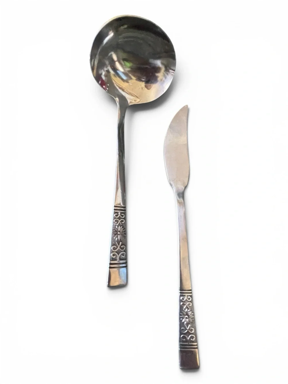 Barclay Geneve serving pieces, small ladle and a small spreader  knife